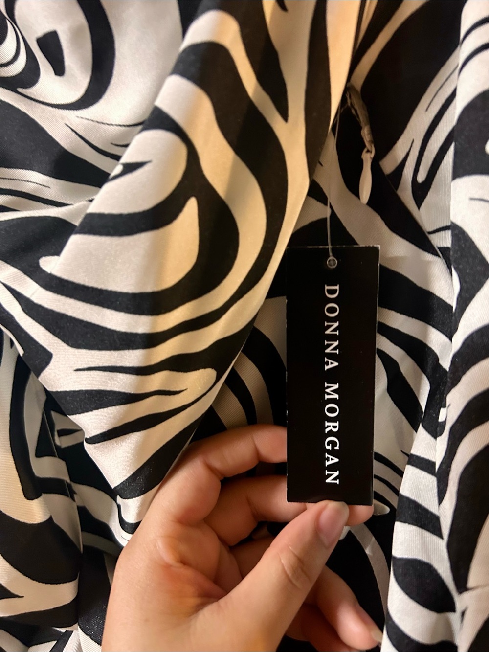 NWT Donna Morgan Midi Dress🤍🖤 - Picture 5 of 13